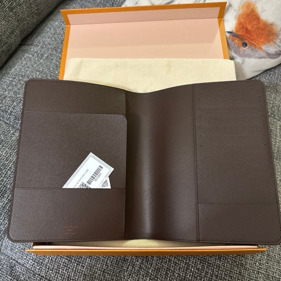 Louis Vuitton Desk Agenda Organizer - Picture 1 of 5